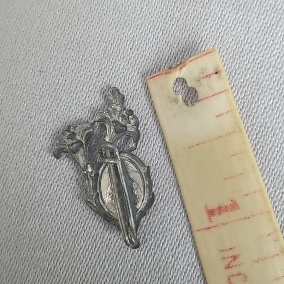 Religious EASTER Lily ENAMEL RED Art Nouveau pin - Picture 3 of 4